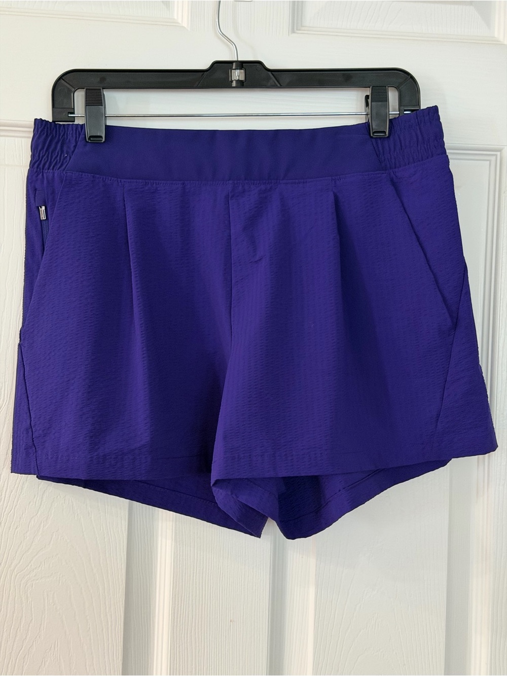 Athleta Textured Brooklyn Lightweight Shorts